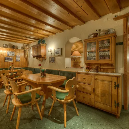 Hotel Arlberghoehe 3*