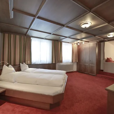 Hotel Arlberghoehe 3*