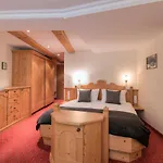 Hotel Arlberghoehe 3*
