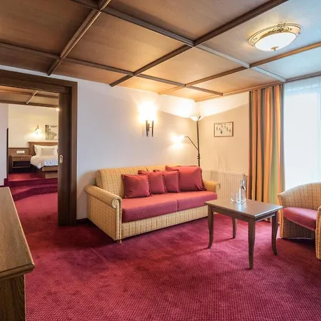 Szálloda Arlberghoehe 3*