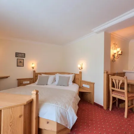 Arlberghoehe Hotel